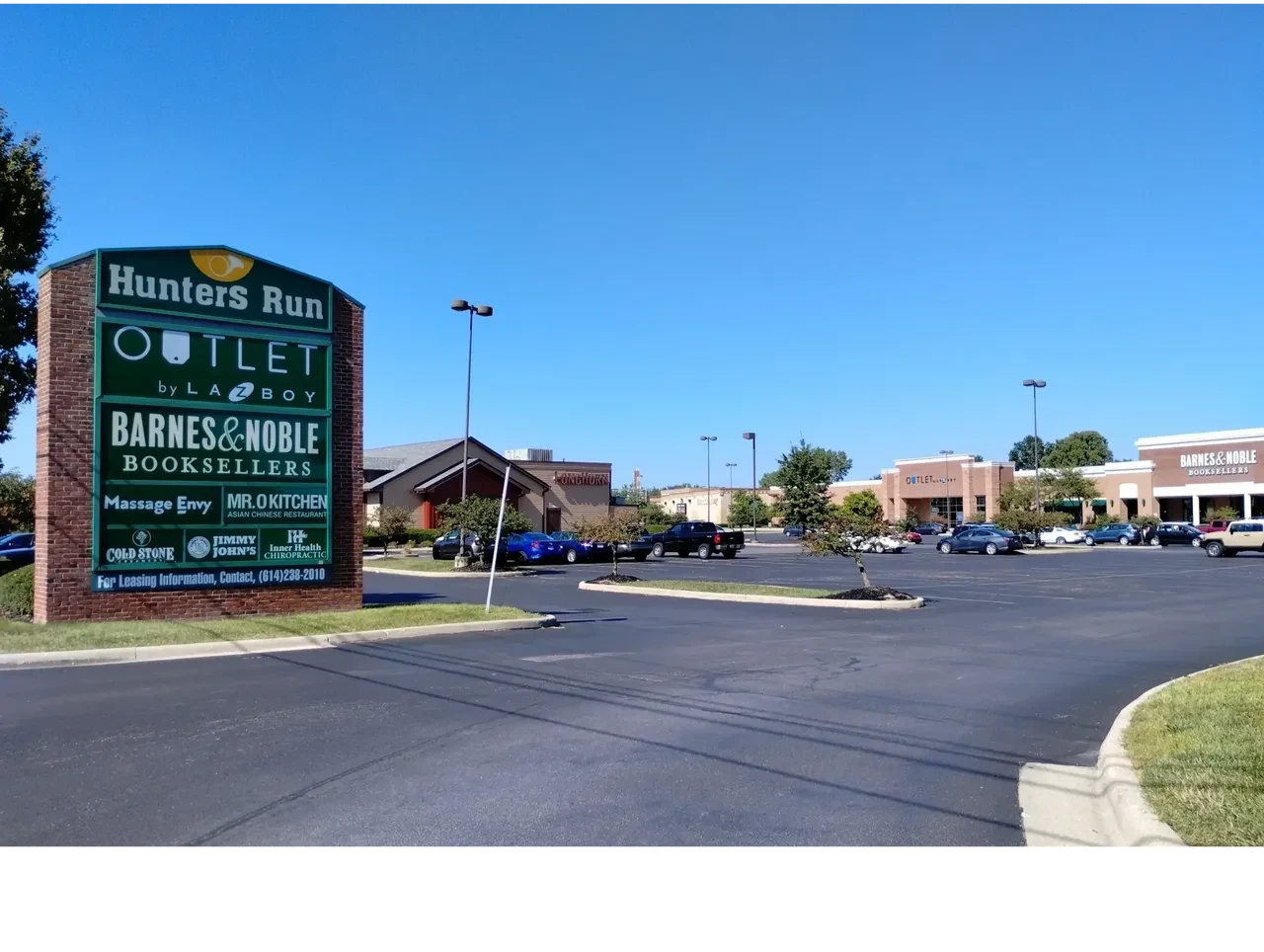 Hunters Run Outlet shopping center — Columbus Ohio commercial real estate